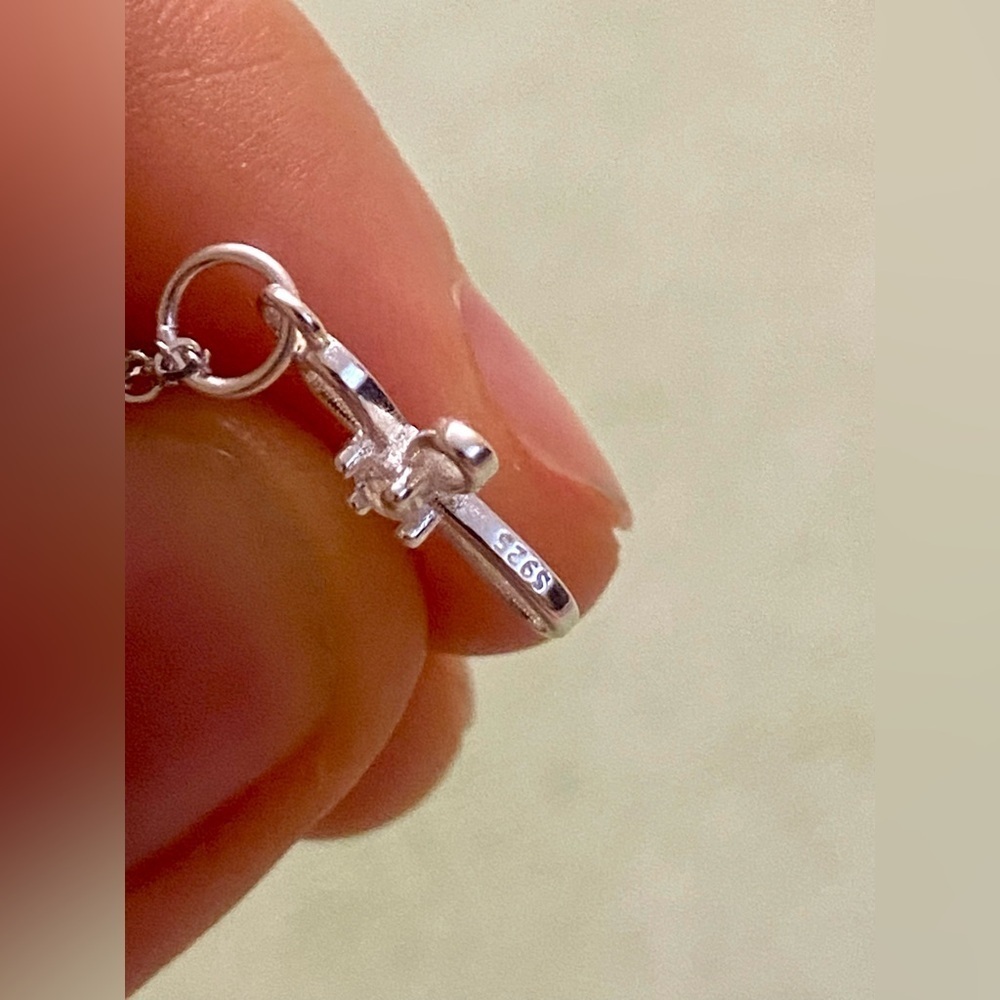 Stylish 925 Silver Chain Necklace with Cross pendant ✨ - Picture 4 of 6